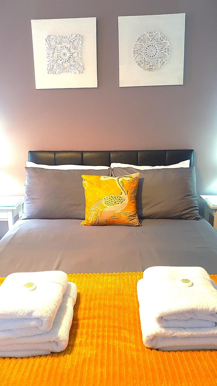 Shower, Bed, Bedroom, flat iron, hair dryier, heating, internet, towels, wardrobe