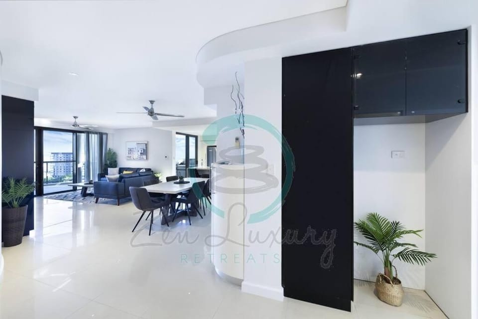 ZEN AT ARKABA 3BR Luxury Waterfront Apt Pool + BBQ Apartment in Darwin