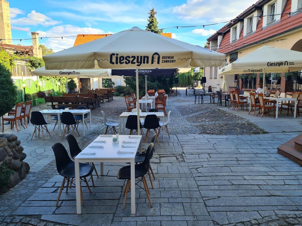 Patio, Restaurant/places to eat