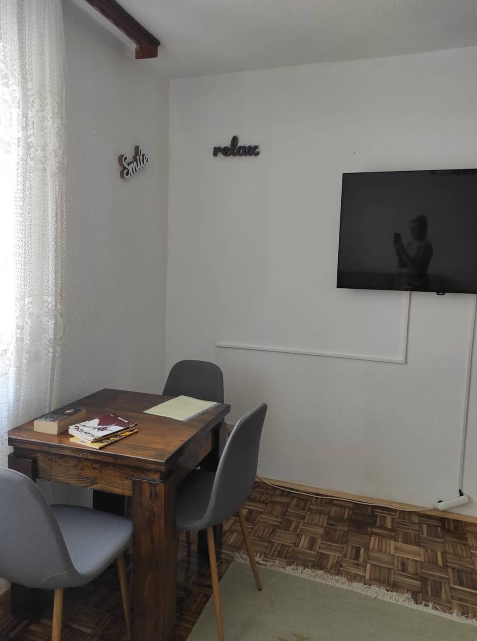 TV and multimedia, Living room, Dining area