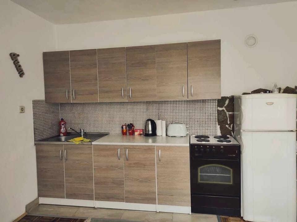Coffee/tea facilities, Kitchen or kitchenette, pet friendly, stove, toaster, kitchen