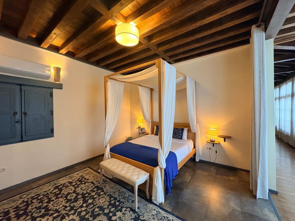 Bed, View (from property/room), View (from property/room), Bedroom, Garden view, Garden view, Landmark view, Landmark view, Sunrise, Sunset, internet, storage, towels, wardrobe, air conditioner