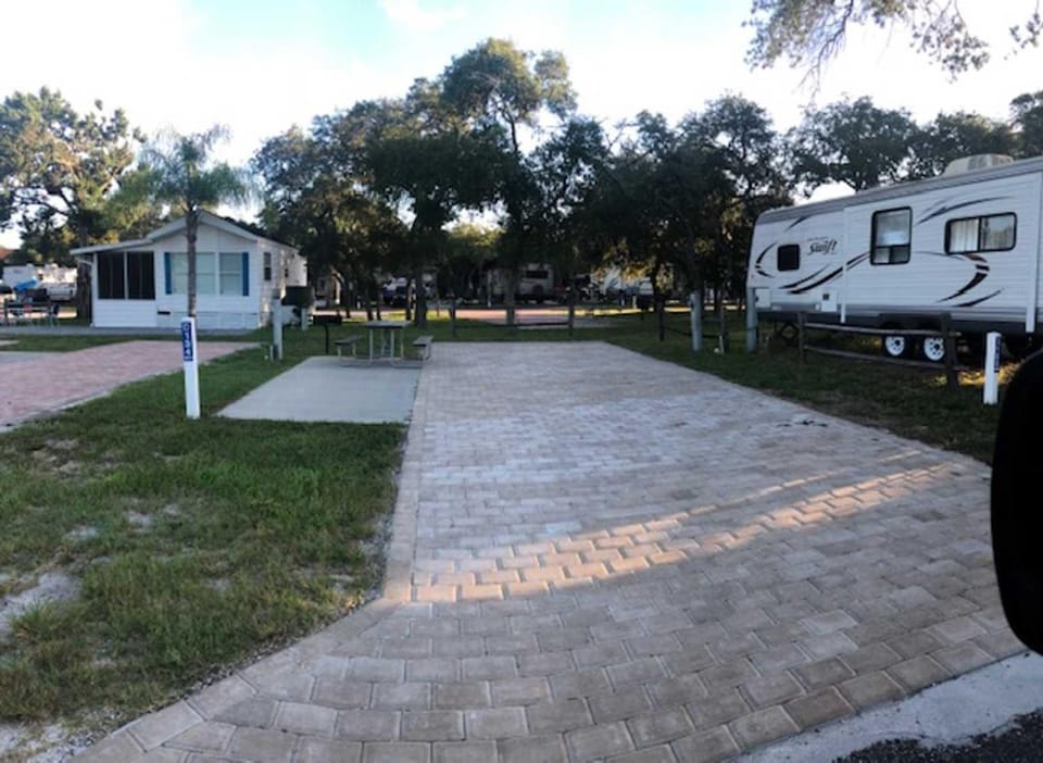 Neighbourhood, Natural landscape, Parking