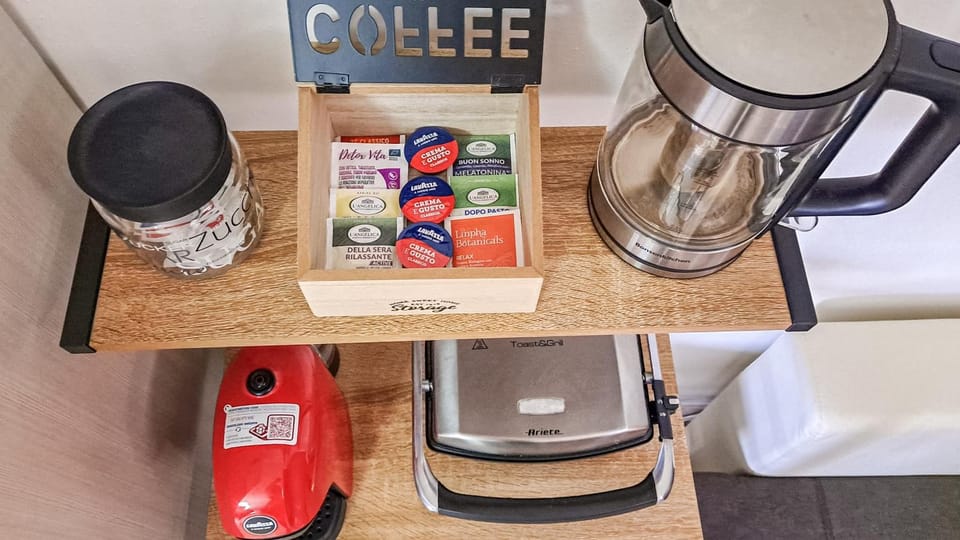 Coffee/tea facilities, Kitchen or kitchenette, Breakfast