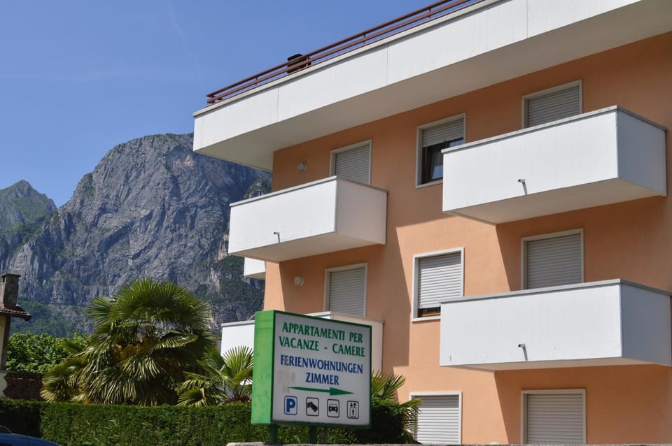Property building, Property logo or sign, Balcony/Terrace, Street view