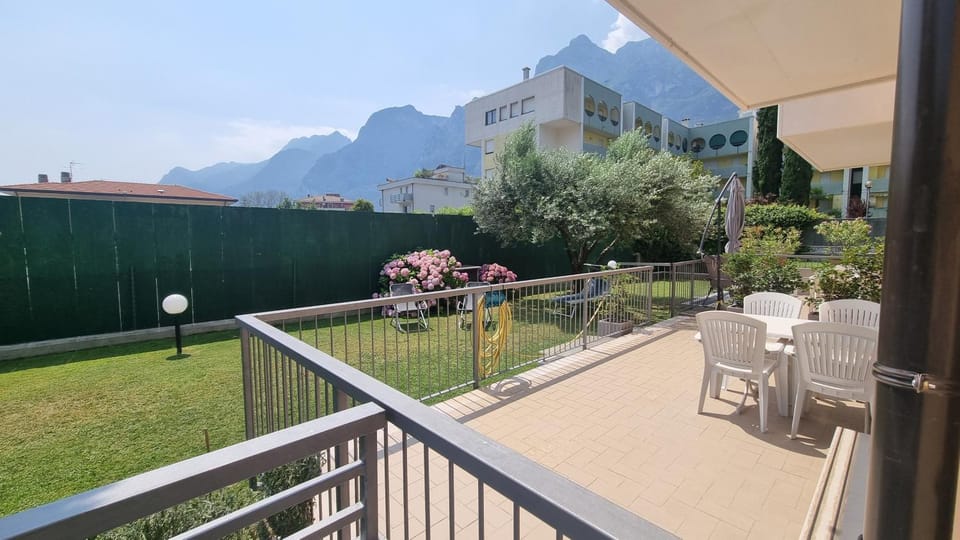 Garden, Garden, Balcony/Terrace, Balcony/Terrace, Garden view, Mountain view