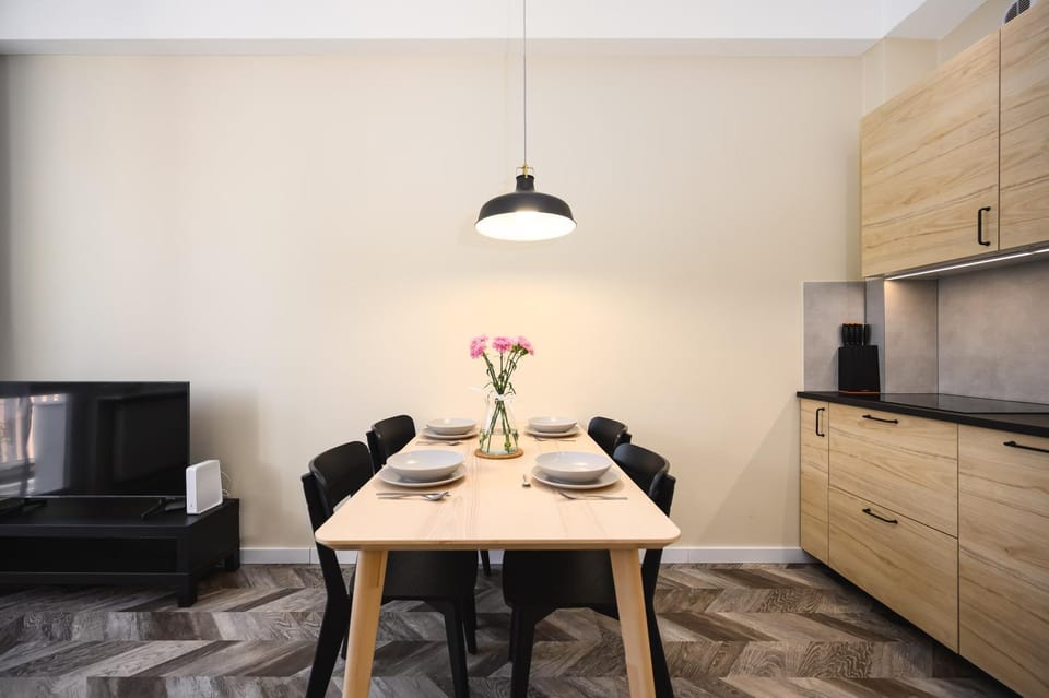 Kitchen or kitchenette, Living room, Seating area, Dining area, minibar