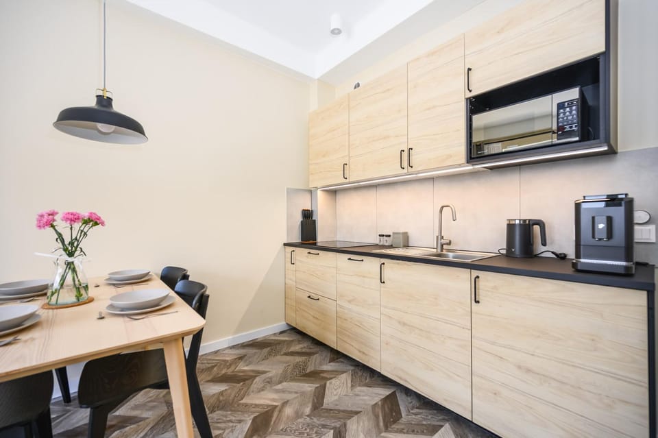 Coffee/tea facilities, Kitchen or kitchenette, Dining area, minibar, oven, pet friendly, stove, toaster