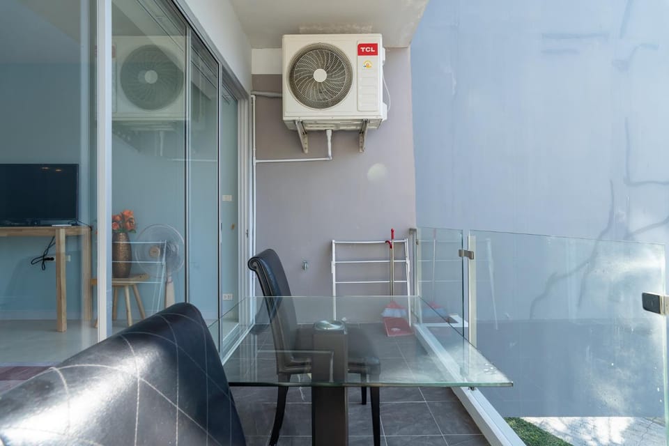 Chic Condo in Karon by Lofty Apartment in Phuket