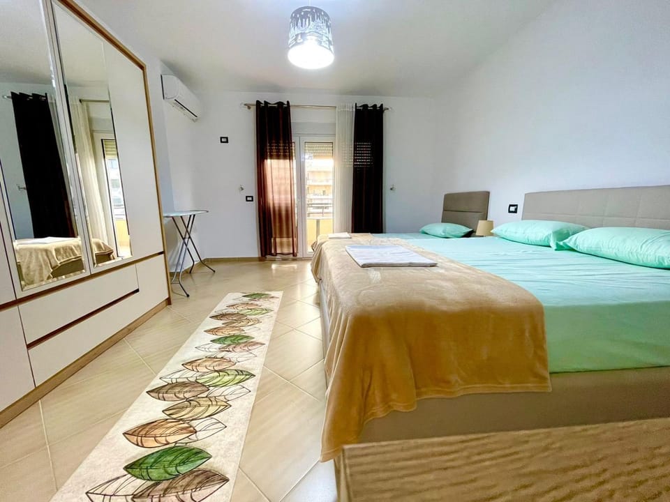 Bed, Photo of the whole room, Bedroom, wardrobe