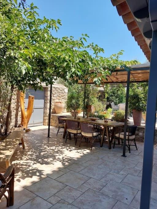 quiet home, down town House in Spetses