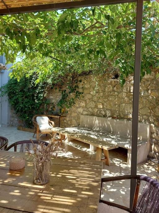 quiet home, down town House in Spetses