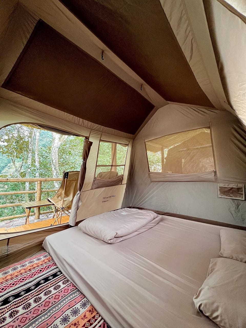 Thang Hen Lake - Thang Hen Glamping & Eco Outdoor Luxury tent in Vietnam