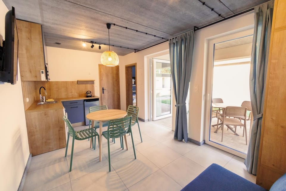 Kitchen or kitchenette, Living room, Dining area