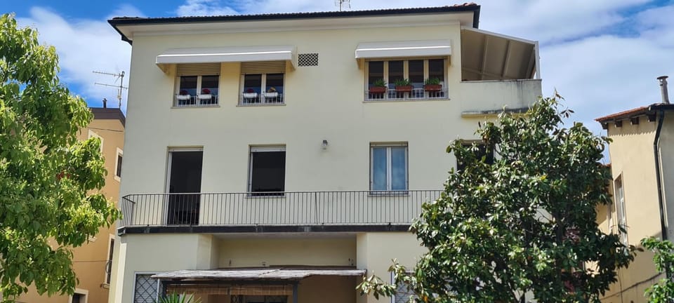 Appartamento per le vacanze vicino al mare, in zona centrale! Apartment in Viareggio