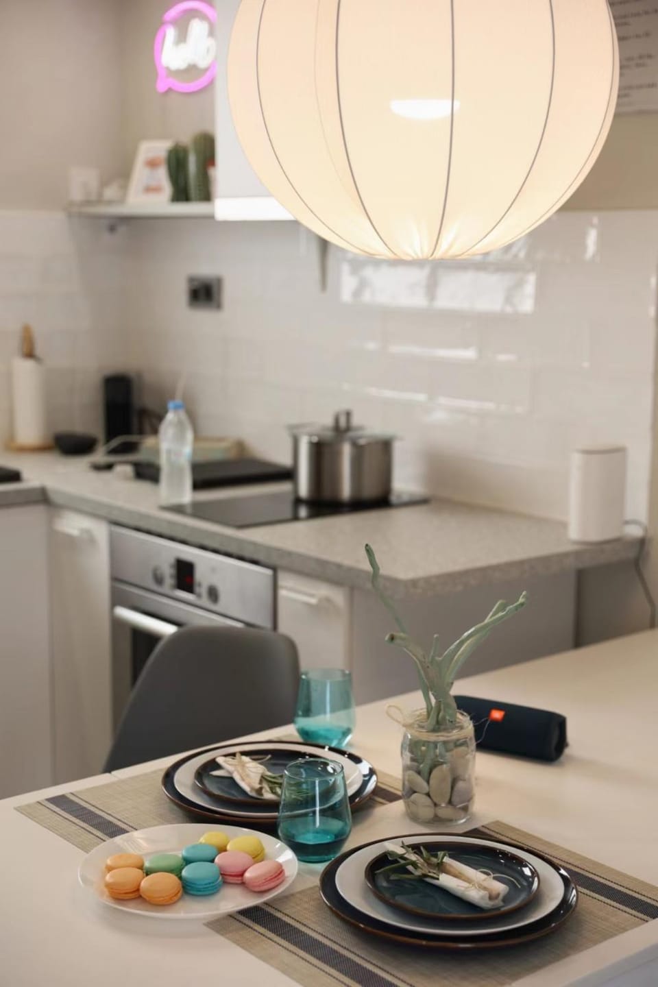 Kitchen or kitchenette, Dining area, stove