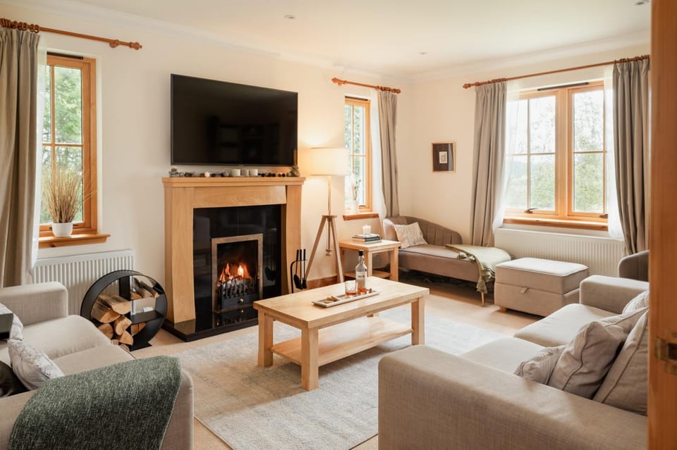 Communal lounge/ TV room, Living room