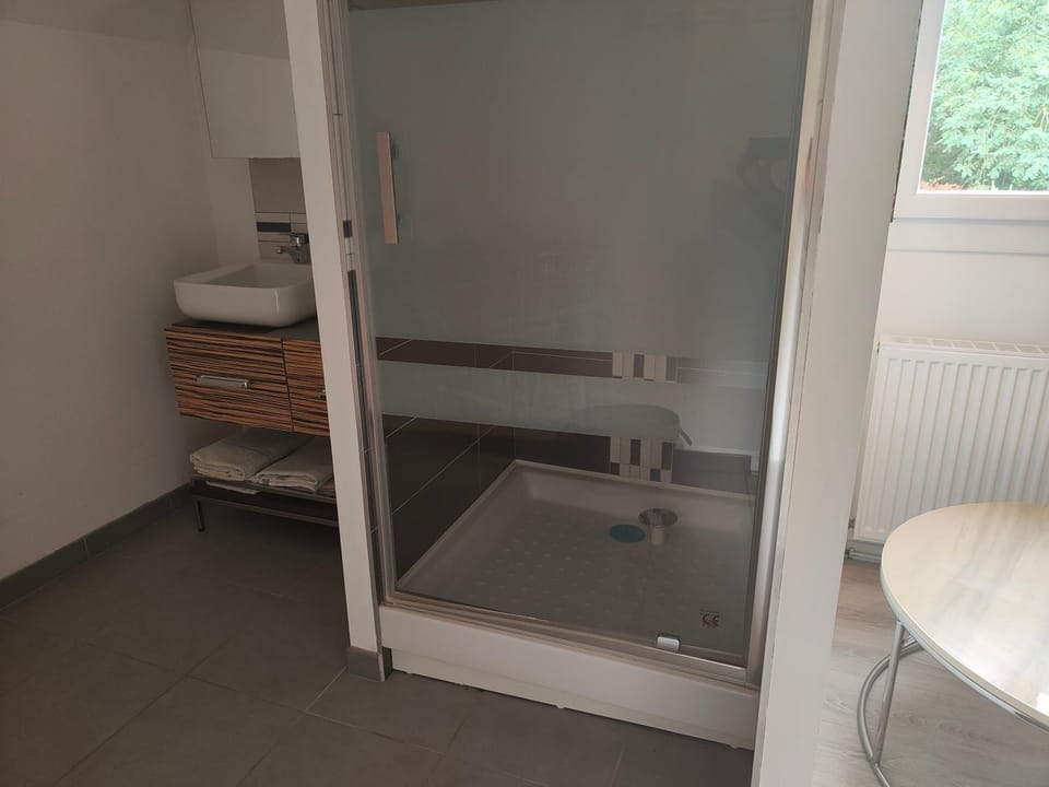SUITE PRIVEE AVEC VUE SUR LE JARDIN Vacation rental in Hauts-de-France