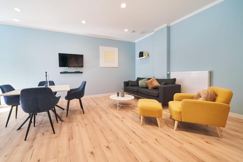Living room, Photo of the whole room, Dining area