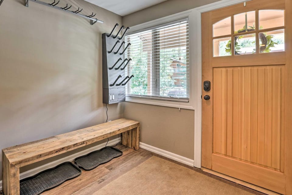 Cozy Vail Condo ~ 4 Mi to Vail Ski Resort! House in Vail