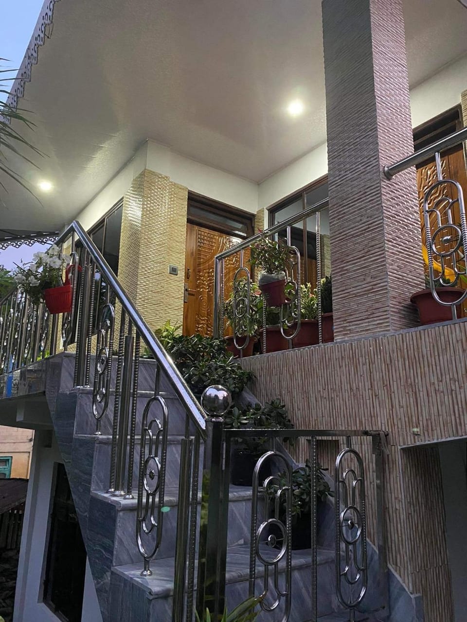 Facade/entrance