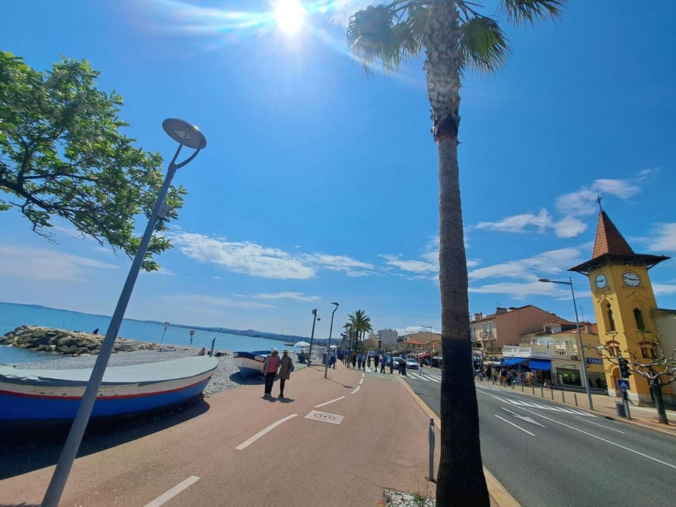 La Villa Castel - Haut de villa - parkings- 3 chambres - 8 couchages - jardin - barbecue Apartment in Cagnes-sur-Mer