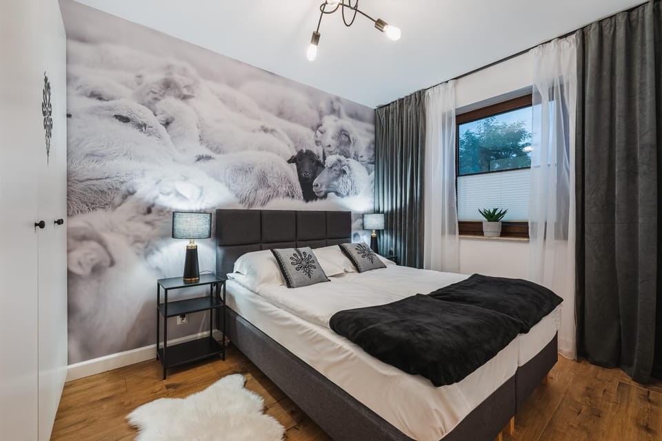 Bed, TV and multimedia, Bedroom, safe, wardrobe