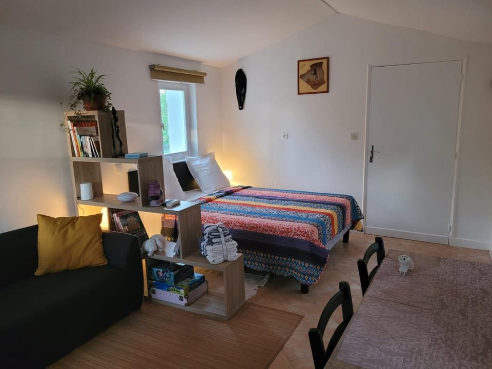Bed, Photo of the whole room