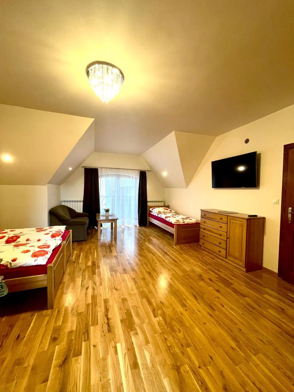Photo of the whole room