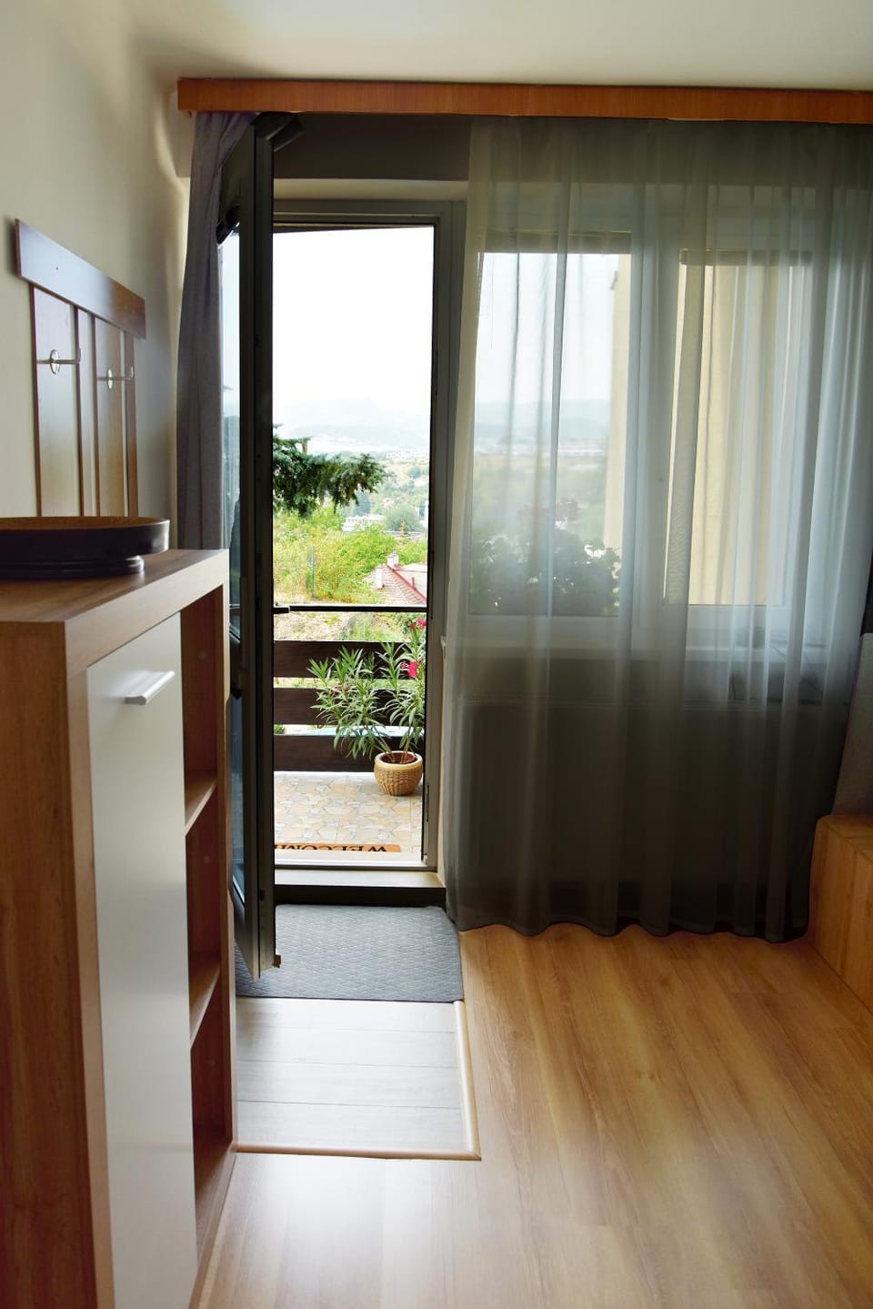 View (from property/room), Balcony/Terrace, Living room