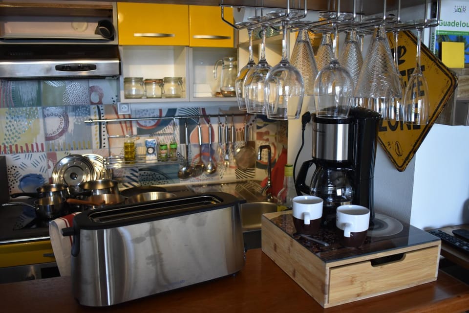 Coffee/tea facilities, Kitchen or kitchenette