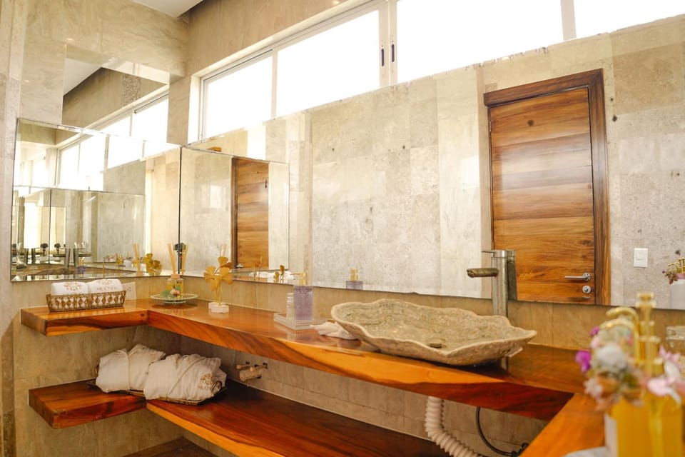 Bathroom, towels