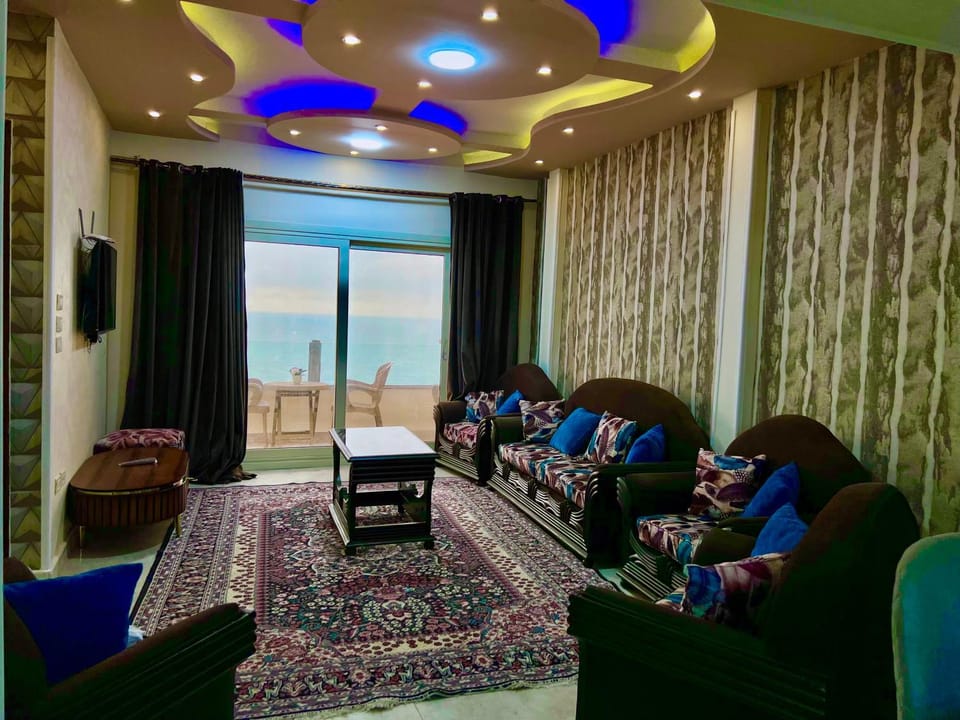 Communal lounge/ TV room, TV and multimedia, Living room, Seating area, Evening entertainment