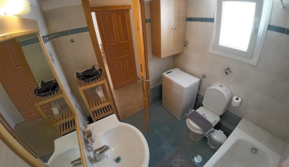 Toilet, Bathroom, Bath, towels