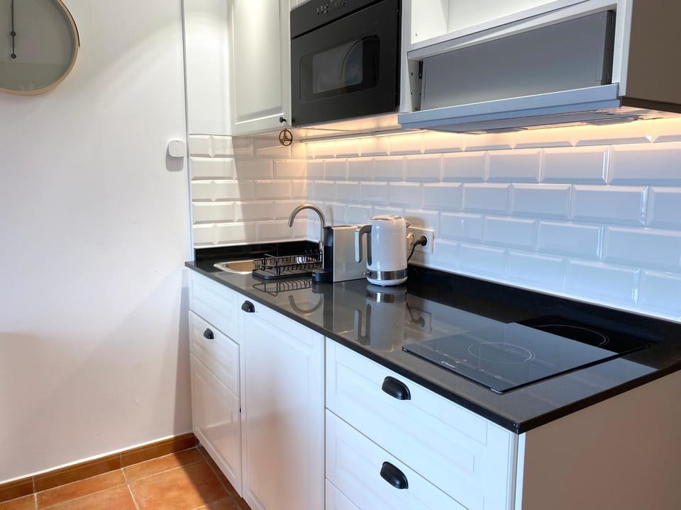 Coffee/tea facilities, Kitchen or kitchenette