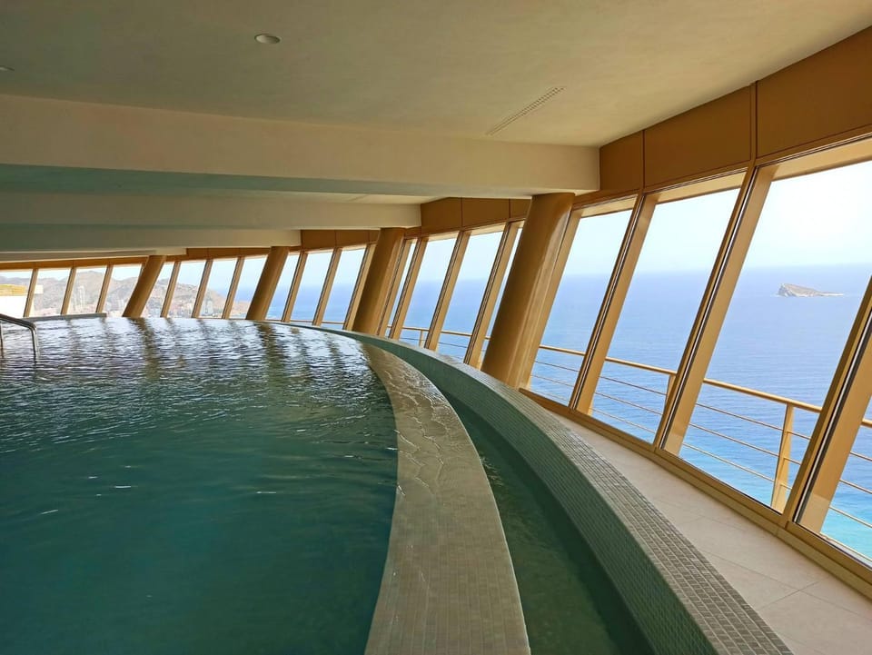 City view, Sea view, Swimming pool