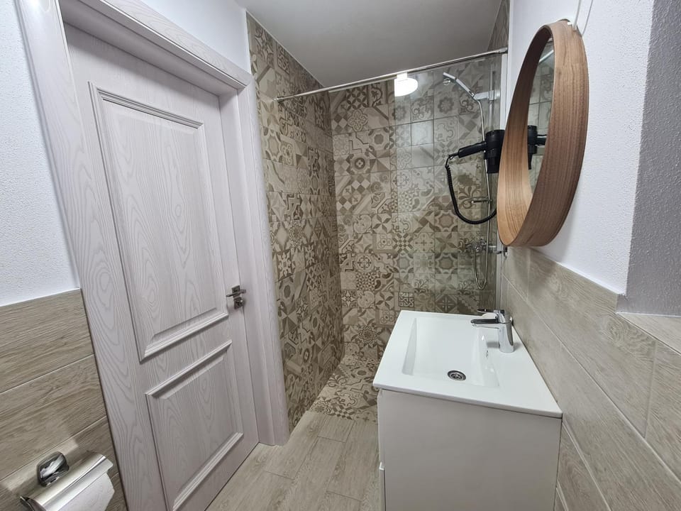 URBANIST Guest House Vacation rental in Romania