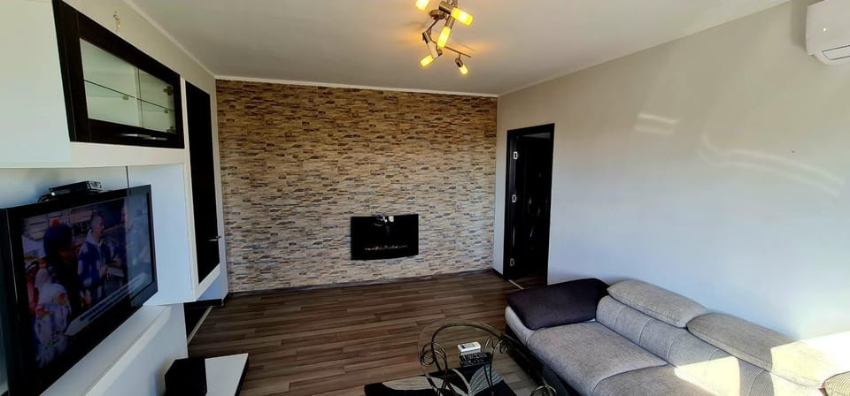 Communal lounge/ TV room, TV and multimedia, Living room, Evening entertainment