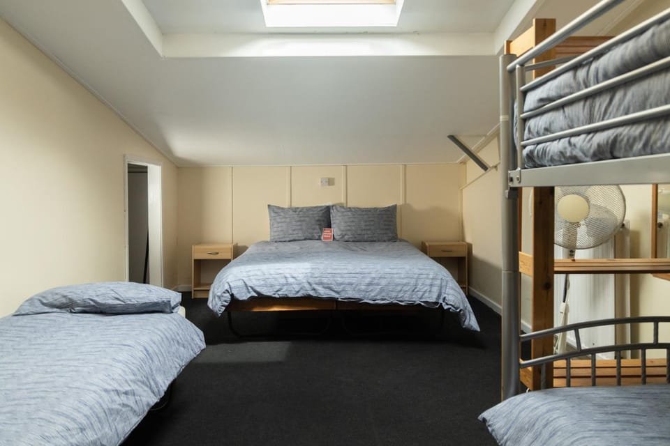 Bed, Photo of the whole room, Bedroom, bunk bed