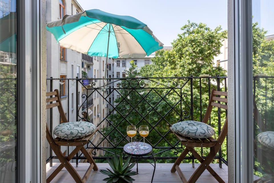 Gorgeous flat right near the City Center Apartment in Budapest