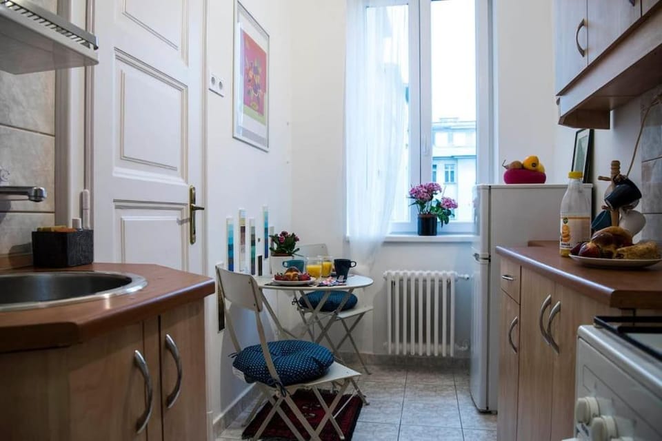Gorgeous flat right near the City Center Apartment in Budapest