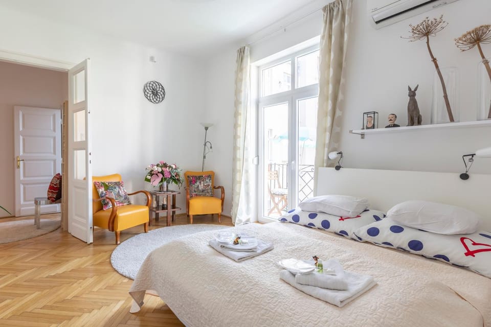 Gorgeous flat right near the City Center Apartment in Budapest