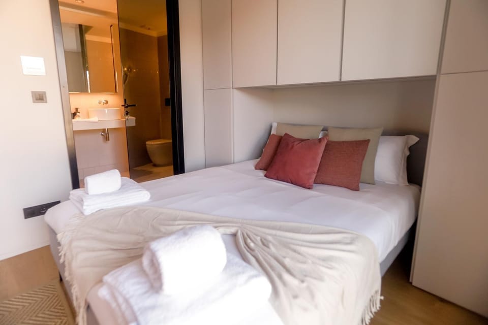 Bed, Bedroom, towels, wardrobe