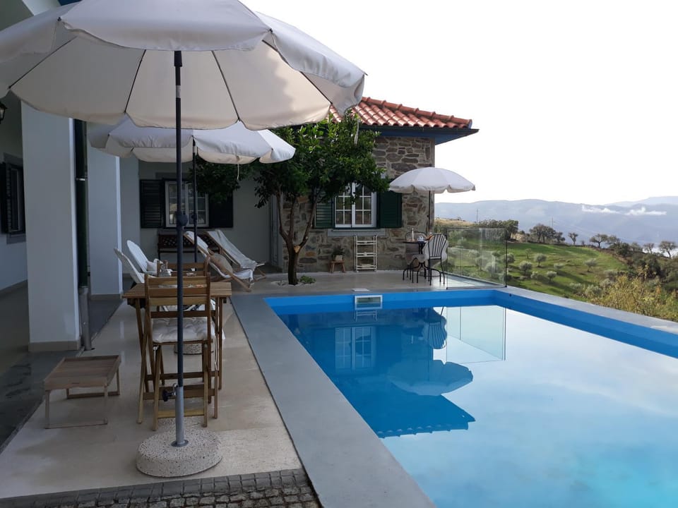 Casinha da Colina Farm Stay in Castile and León