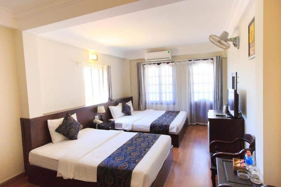 Bed, hair dresser, air conditioner