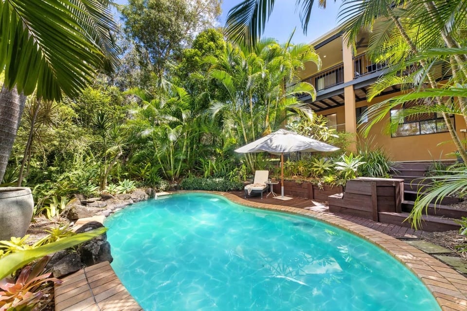 Property building, Swimming pool