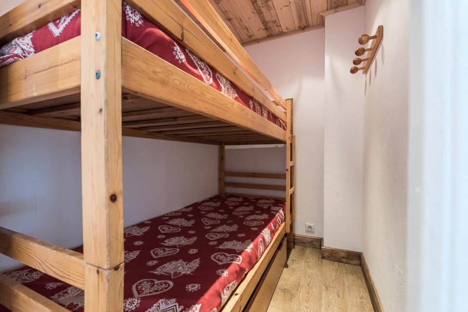 Résidence Hauts Lieux - Grand studio cabine au centre de Tignes Le Lac MAE-7414 Cabin in Tignes