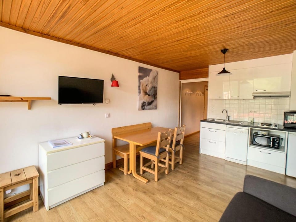 Résidence Hauts Lieux - Grand studio cabine au centre de Tignes Le Lac MAE-7414 Cabin in Tignes