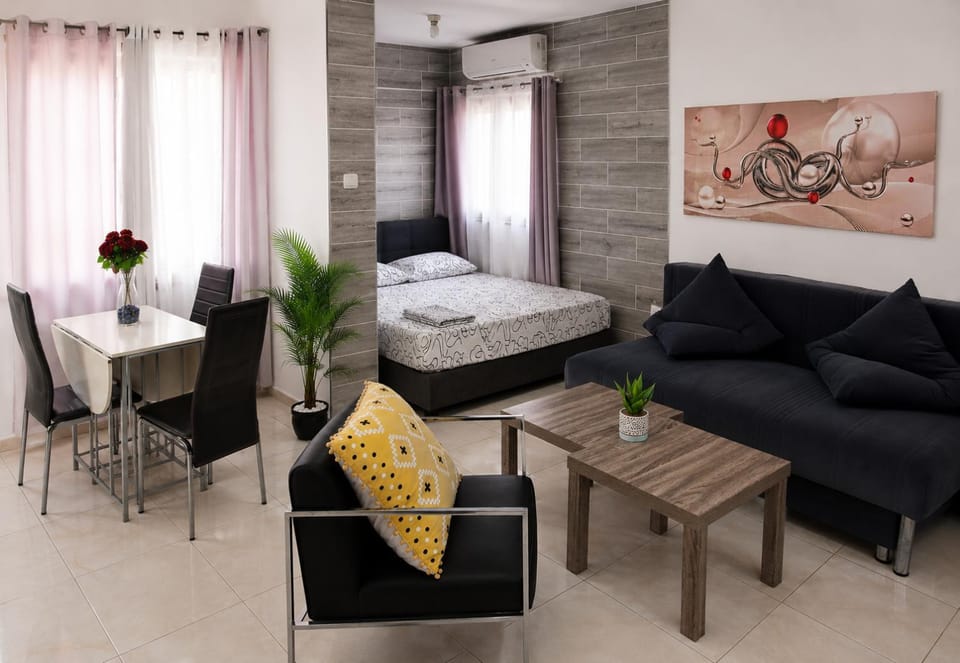 Bed, Living room, Seating area, Dining area, Bedroom