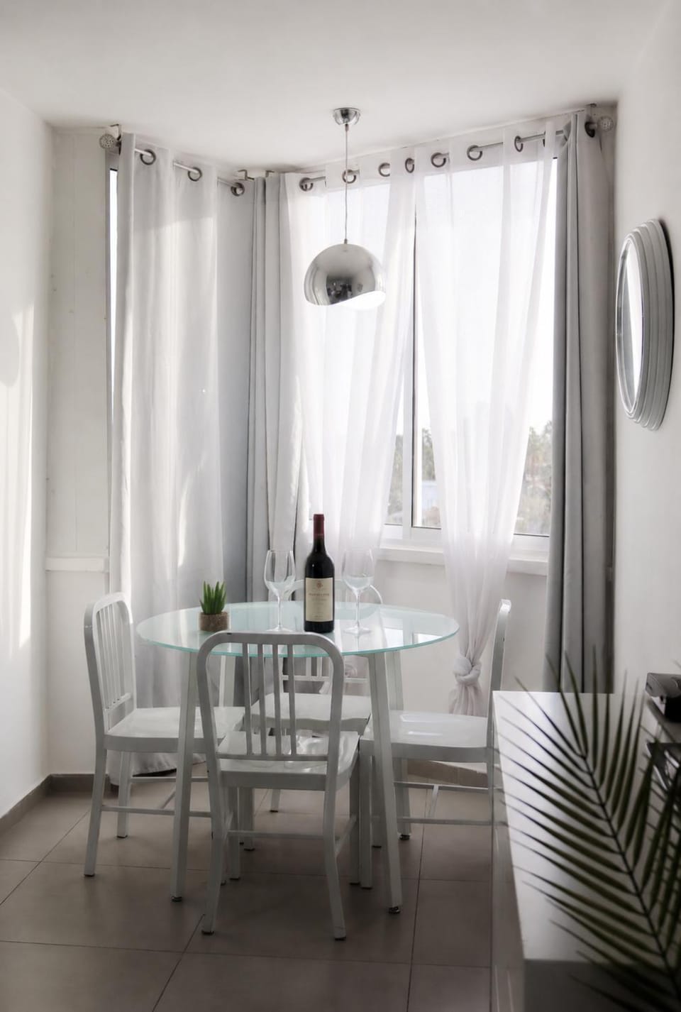 Seating area, Dining area